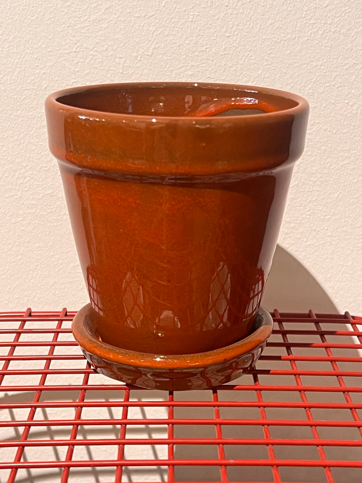 Bloempot roestbruin met vaste schotel